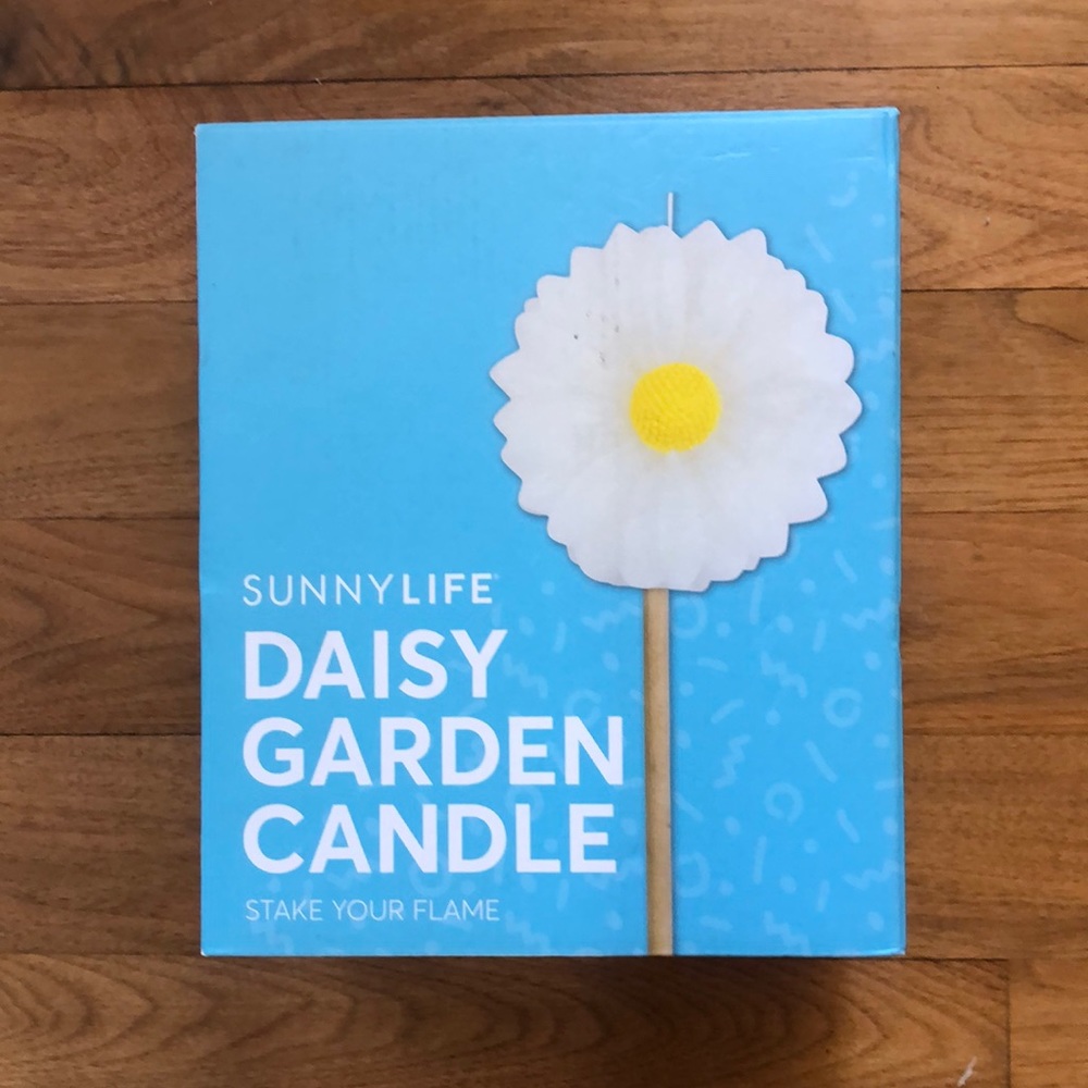 NIB SunnyLife Daisy Garden Citronella Candle-10 hours